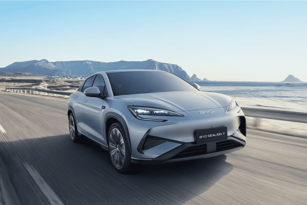 BYD 씨라이언7 측면 정면