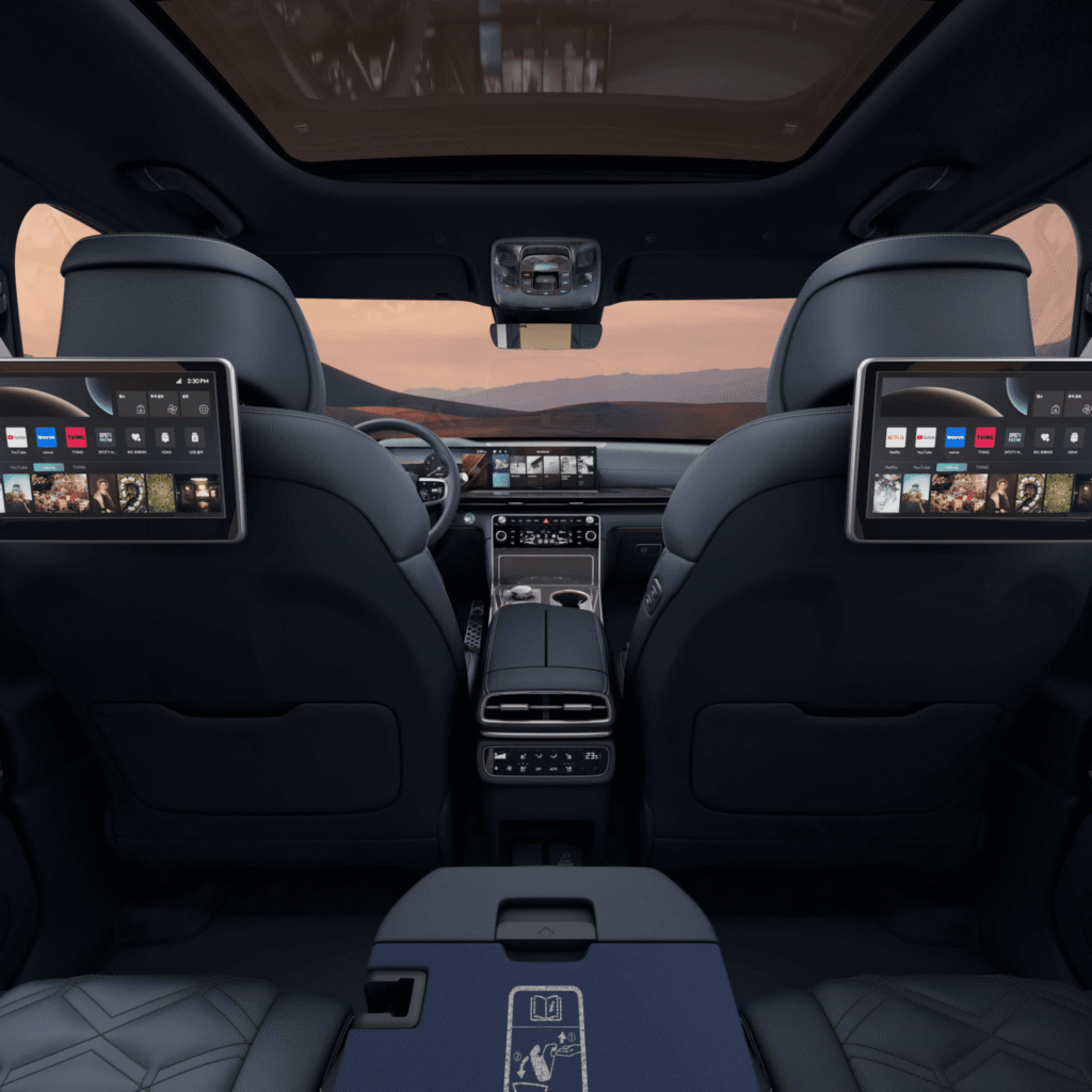 럭셔리 SUV 내부, 현대적 디자인
