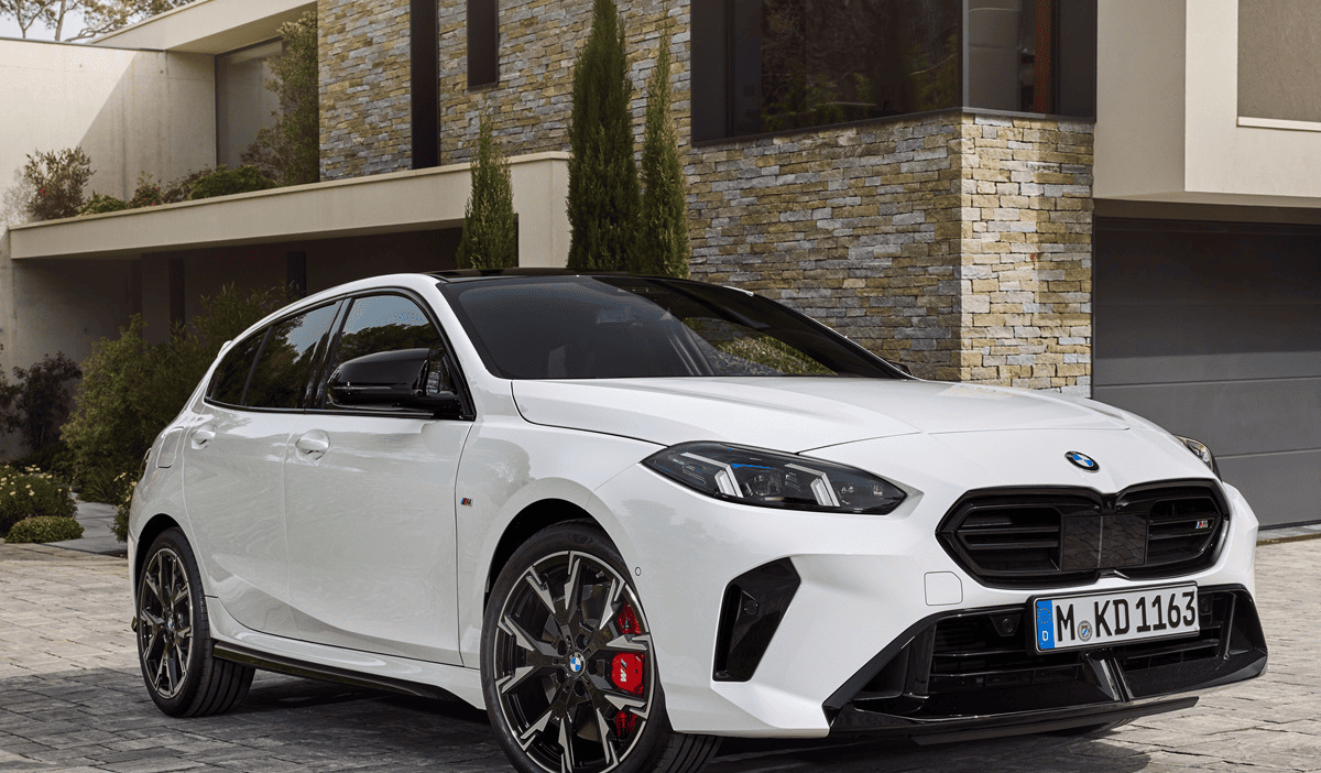 BMW 1 F70 노이어 클라쎄 측면