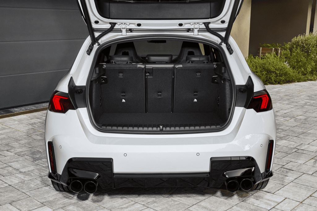 BMW 1 F70 노이어 클라쎄 트렁크