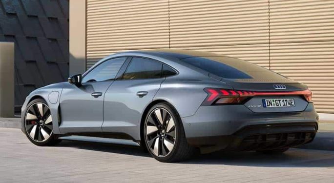 2026 아우디 e-트론 GT 측면