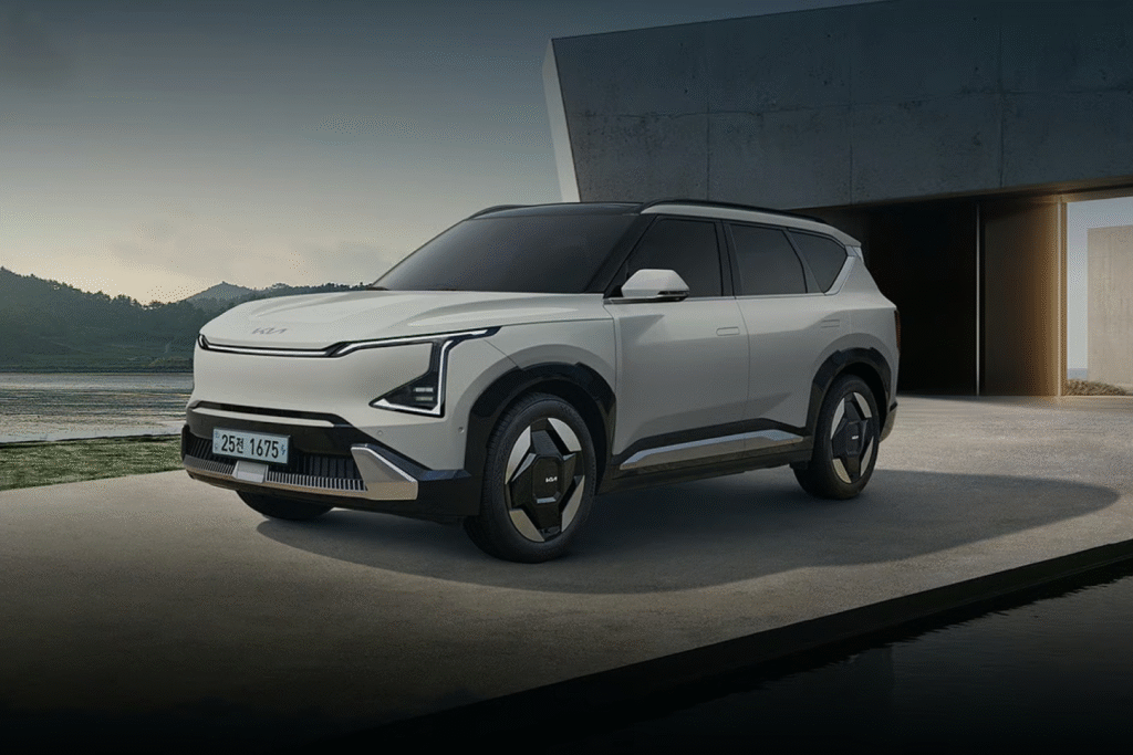 모던한 디자인의 기아 EV5