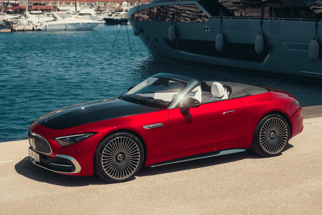 레드 컬러 2026 벤츠 마이바흐 SL 680 옆모습