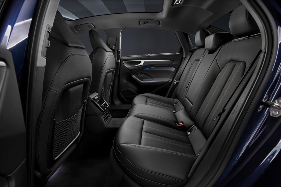 2026 아우디 A6 풀체인지 2열