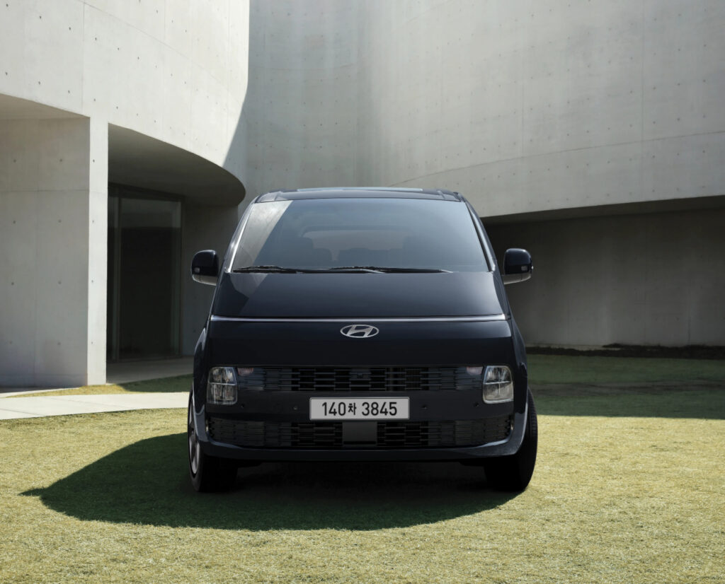 현대 더 뉴 스타리아 하이브리드 정면