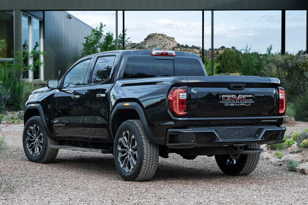 2026 GMC 캐니언(3세대) 뒷모습