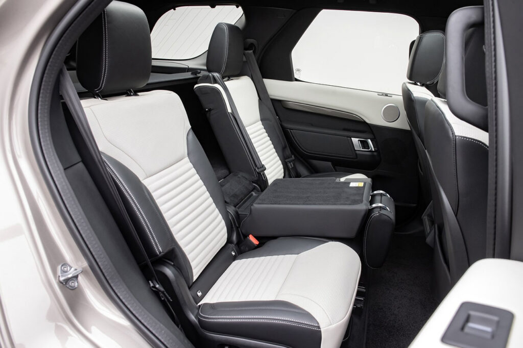 2026 랜드로버 디스커버리 2열