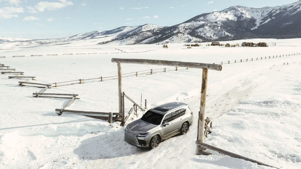 눈위를 달리는 2026 렉서스 LX 700h