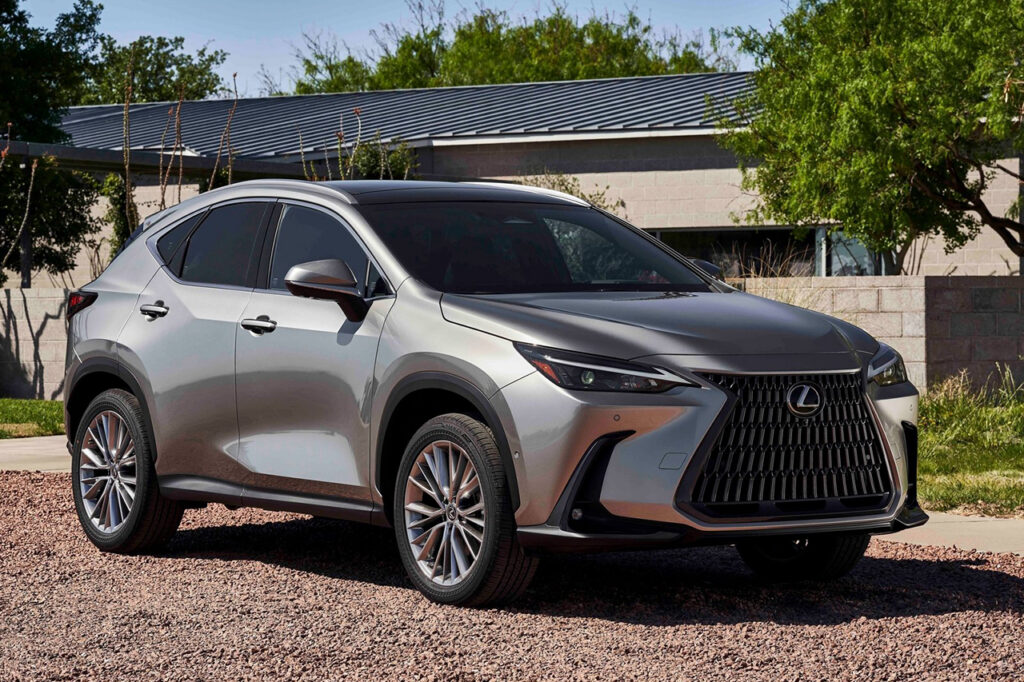 정차중인 2026 렉서스 NX