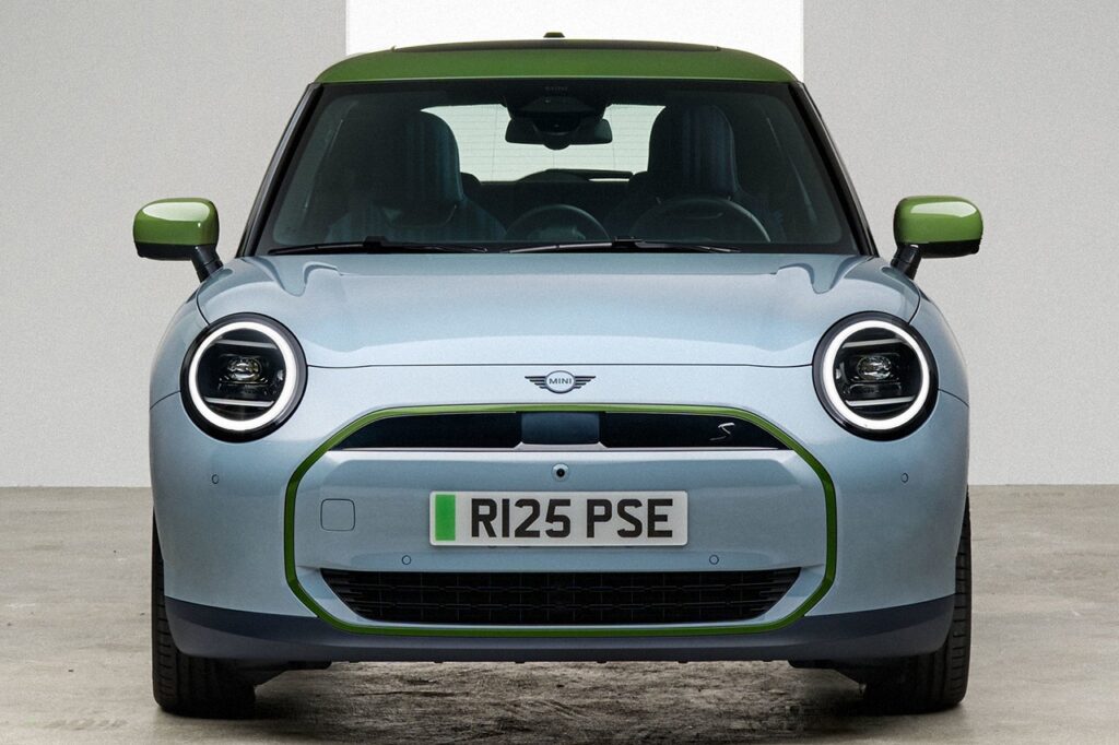 2026 미니 쿠퍼 일렉트릭(4세대) 전면 모습