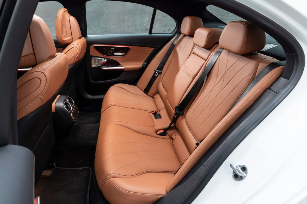 2026 벤츠 C클래스(5세대) 2열