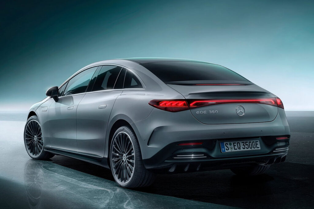 2026 벤츠 EQE 뒷모습