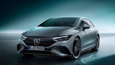 2026 벤츠 EQE가 서있는 모습