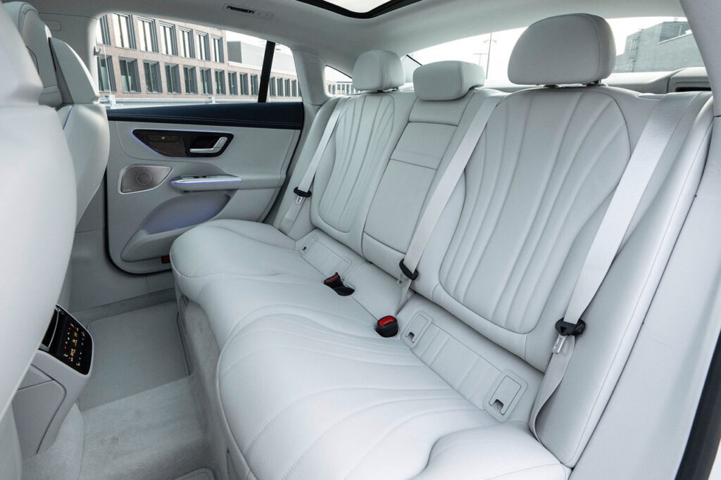 2026 벤츠 EQE 2열