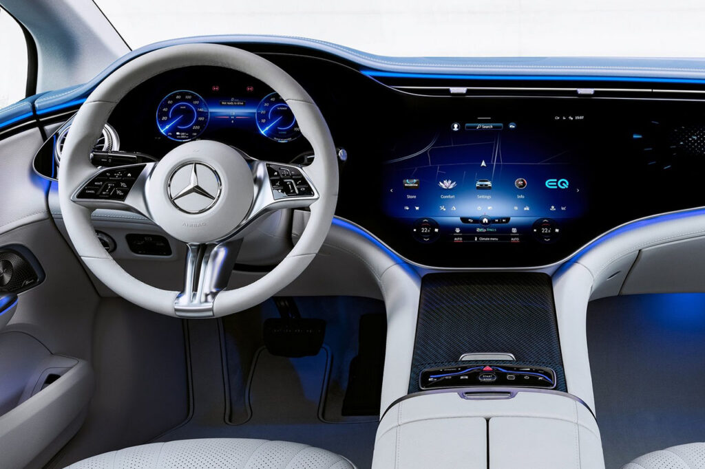 2026 벤츠 EQE 운전석