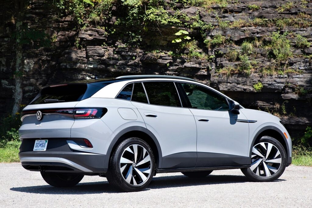 2026 폭스바겐 ID.4가 서있는 모습