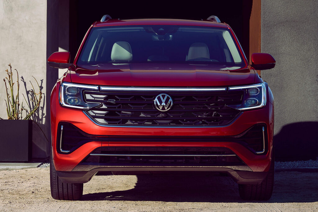 빨간색 2026 폭스바겐 아틀라스 정면 모습