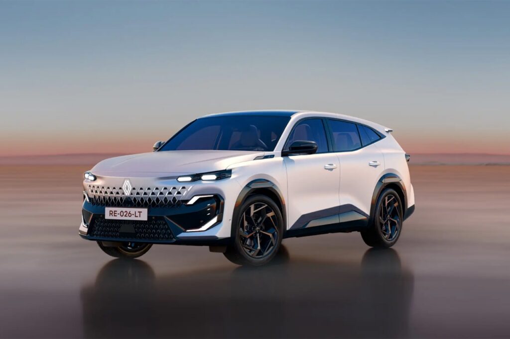 도로를 달리는 르노 필랑트