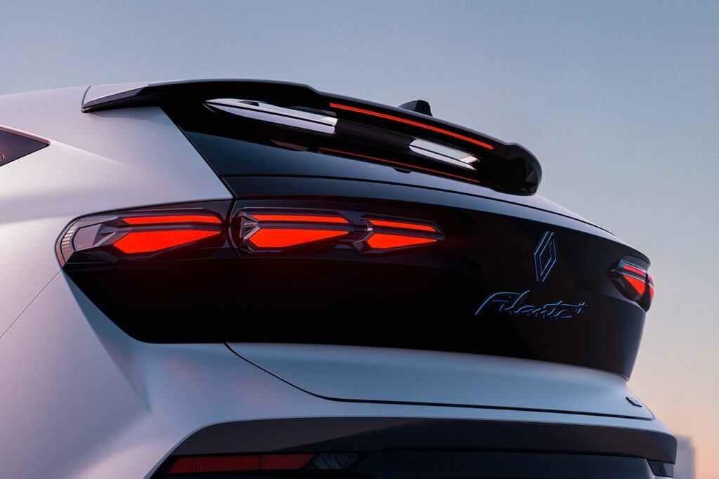 르노 필랑트 뒷모습