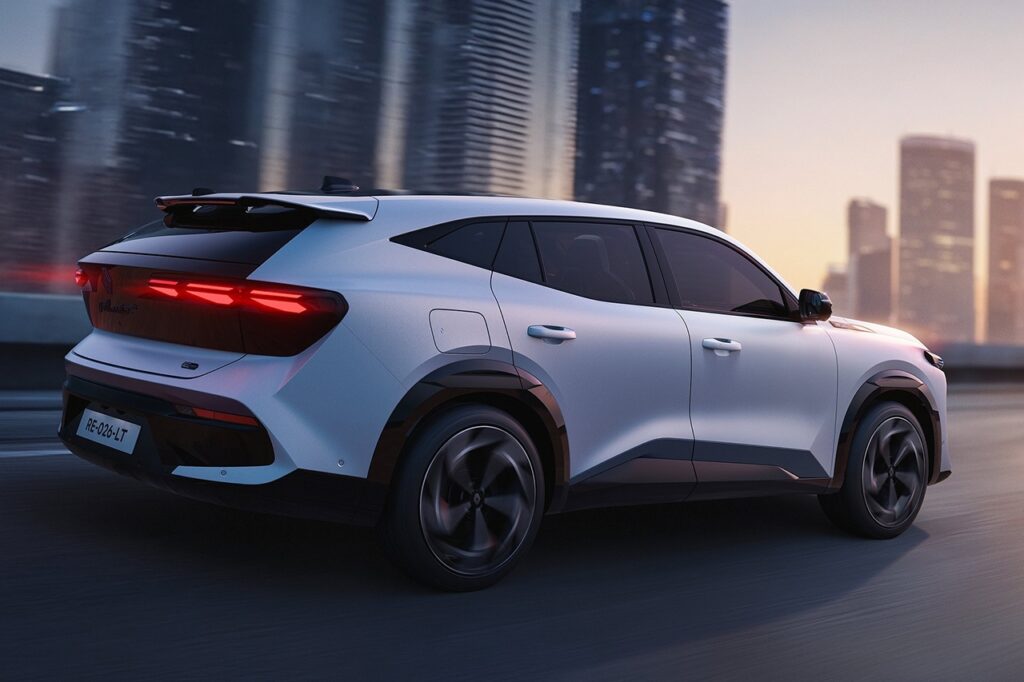 시내를 달리는 르노 필랑트