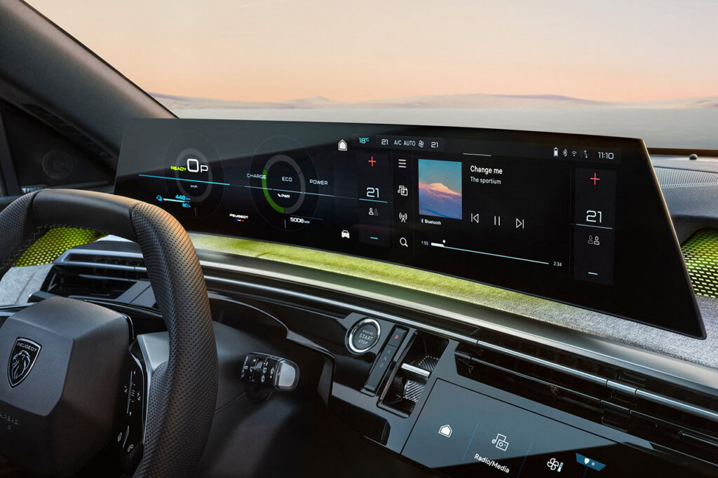 푸조 5008 하이브리드 디스플레이