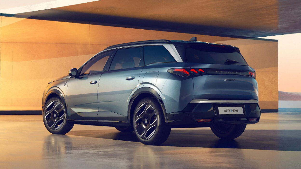 푸조 5008 하이브리드