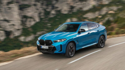 도로 위를 달리는 BMW X6