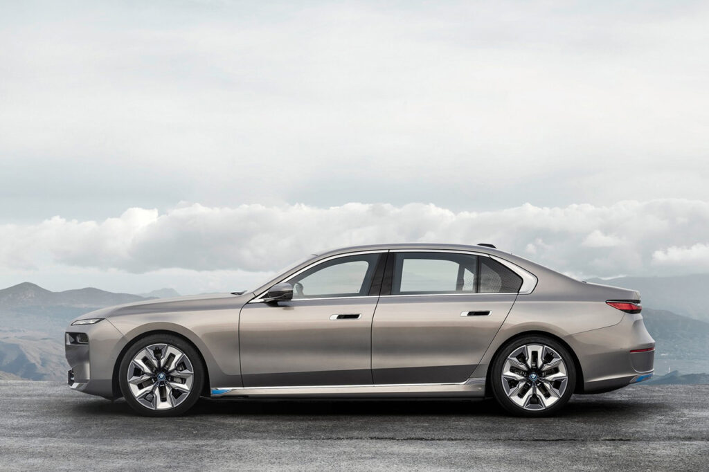 높은 곳에 있는 2026 BMW i7