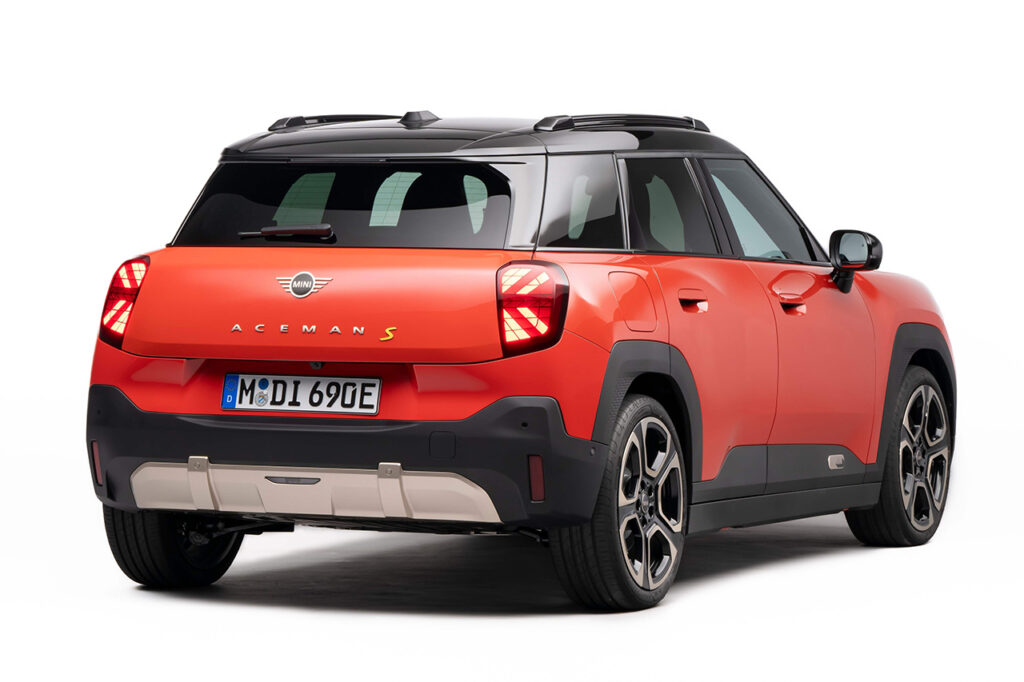 2026 미니 에이스맨 뒷모습