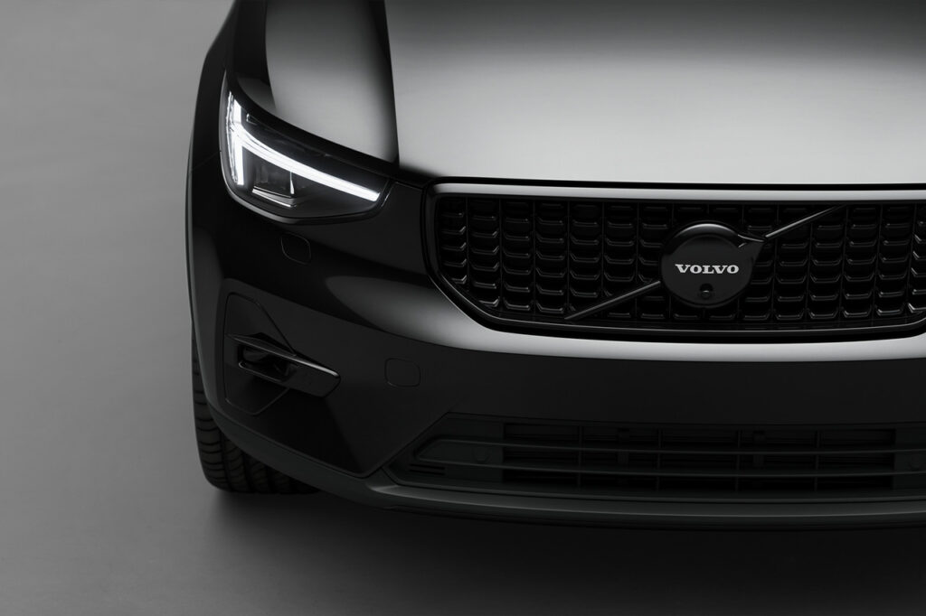 2026 볼보 XC40 앞모습