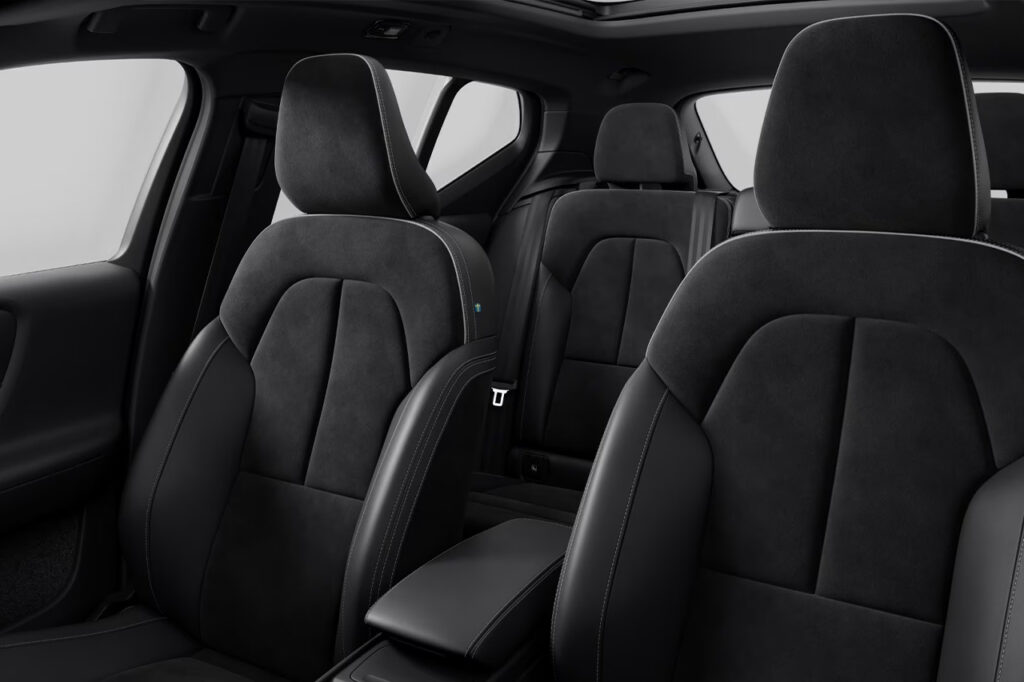 2026 볼보 XC40 실내 모습