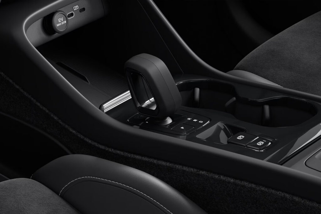 2026 볼보 XC40 변속 기어