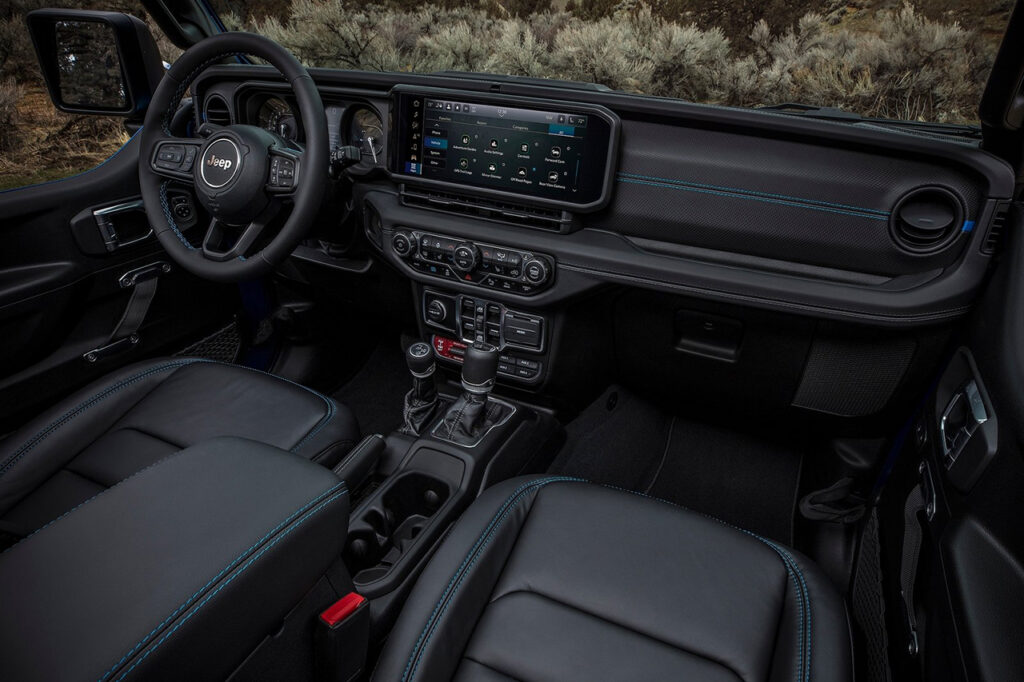 2026 지프 랭글러(4세대) 1열의 모습