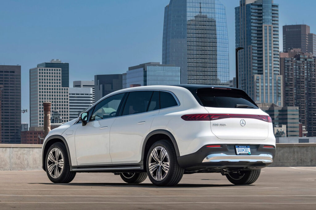 2026 벤츠 EQS SUV 뒷모습