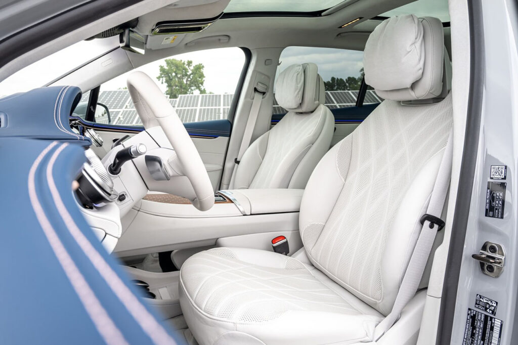 2026 벤츠 EQS SUV 1열 모습