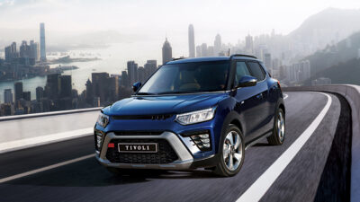 도로를 달리는 뉴 티볼리