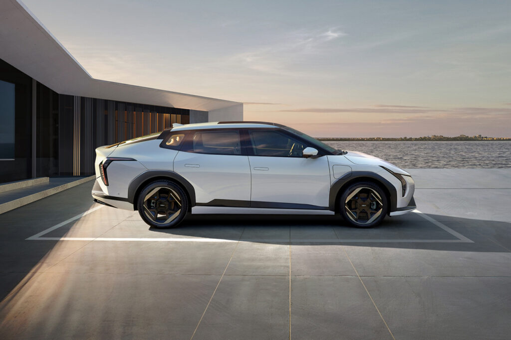 2026 기아 EV4 옆모습