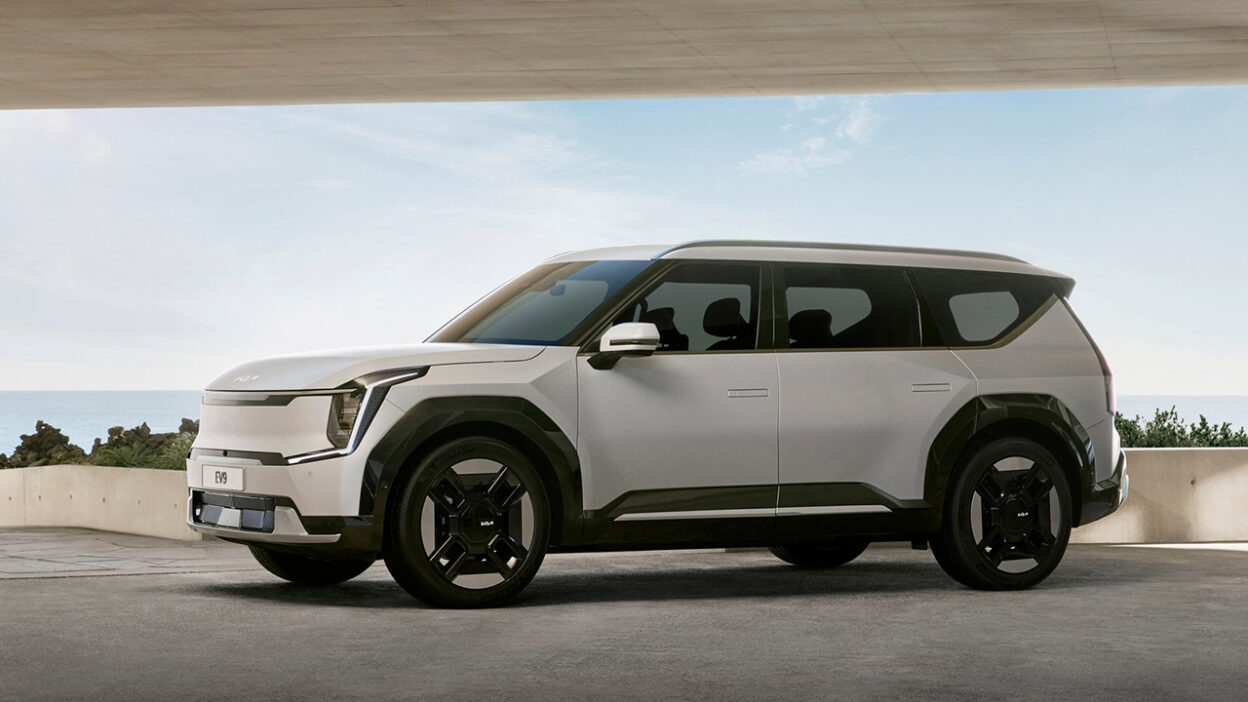 정차 중인 2026 기아 EV9