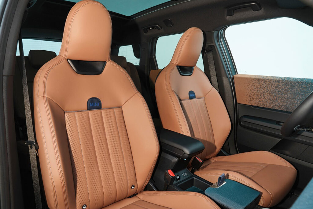 2026 미니 미니 컨트리맨 일렉트릭(3세대) 1열