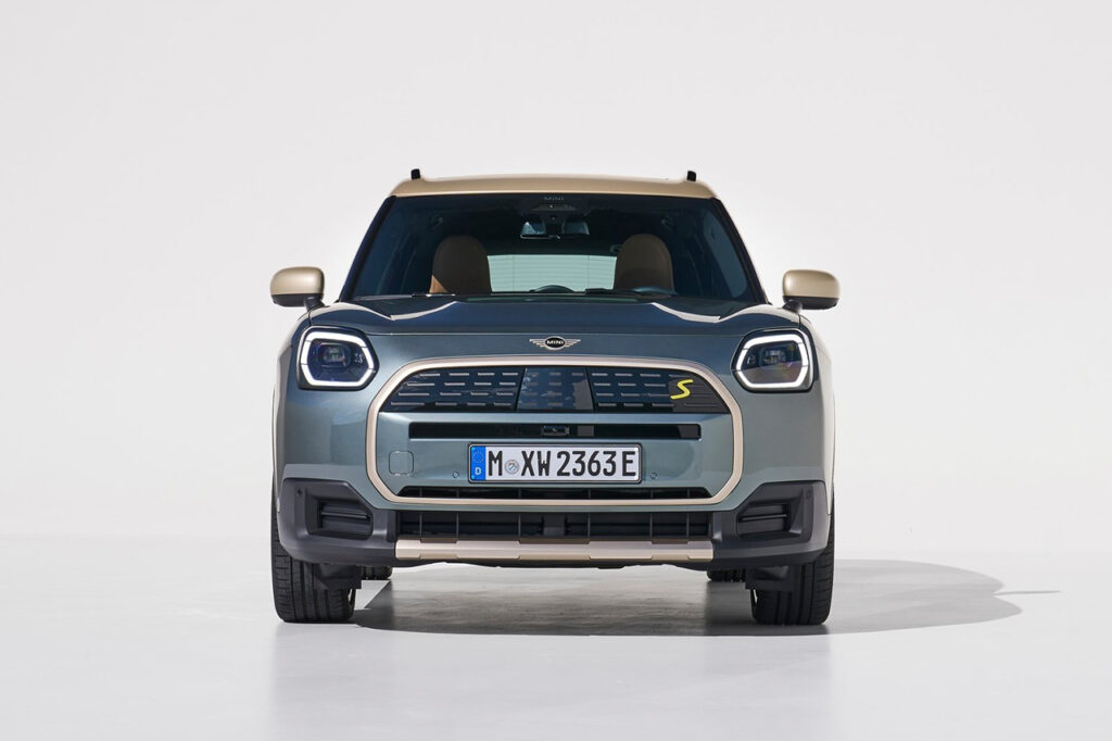 2026 미니 미니 컨트리맨 일렉트릭(3세대) 정면 모습