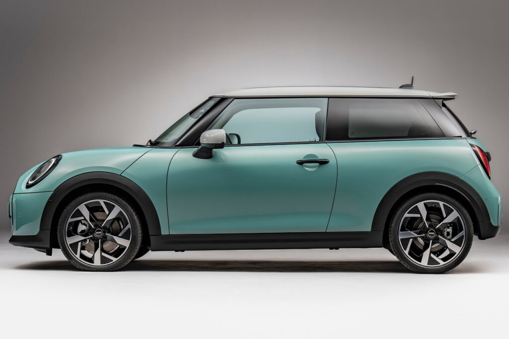 2026 미니 미니 쿠퍼(4세대) 측면모습