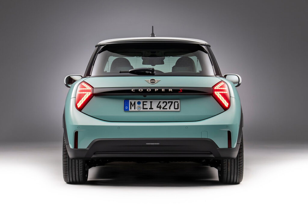 2026 미니 미니 쿠퍼(4세대) 뒷모습