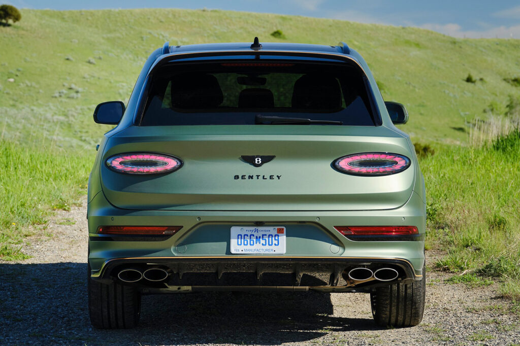 2026 벤틀리 벤테이가 뒷모습