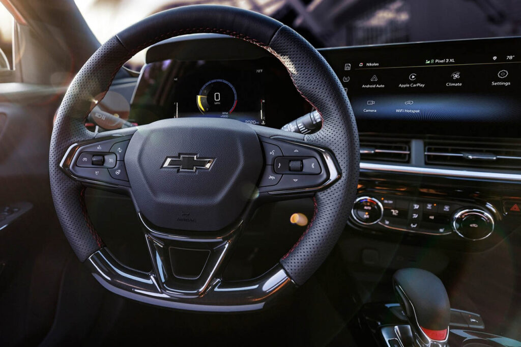 2026 쉐보레 트랙스 크로스오버 핸들