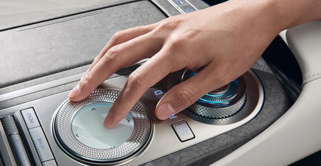 g80일렉트리파이드 화이트 실내