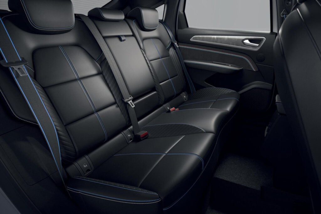 2027 르노코리아 아르카나 하이브리드 2열 모습