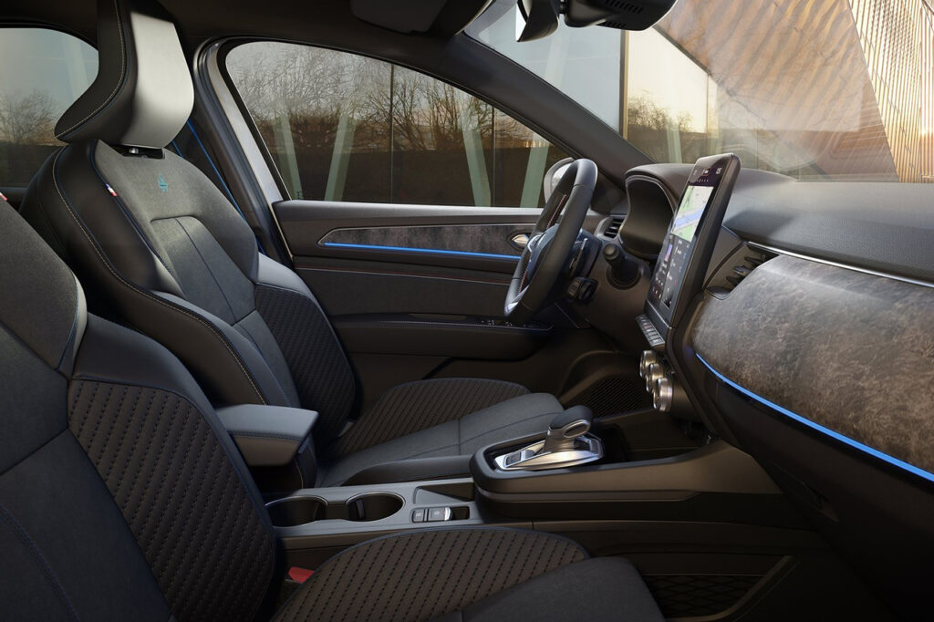 2027 르노코리아 아르카나 하이브리드 1열 모습