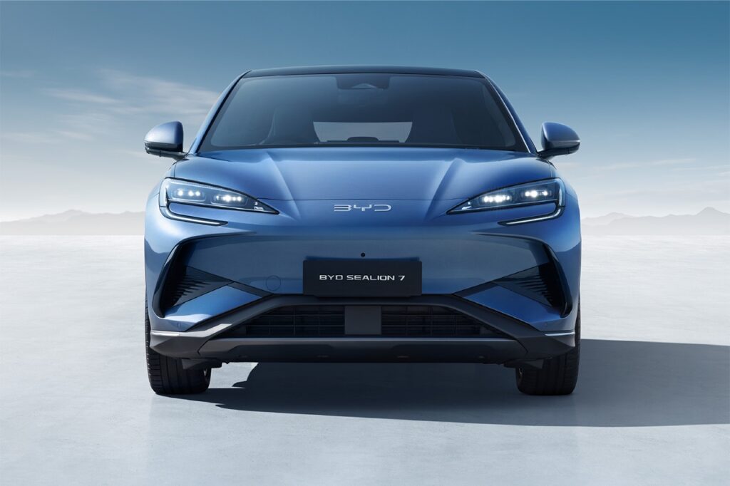 파란색 2026 비야디 씨라이언 7 앞모습