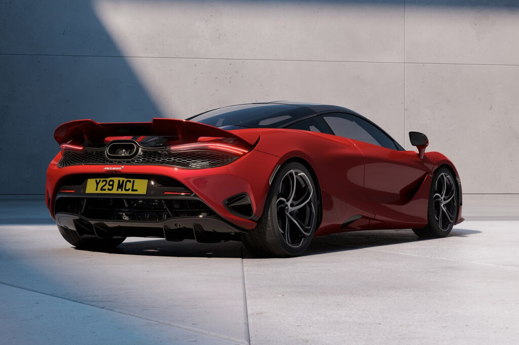 2026 맥라렌 750S 후측면