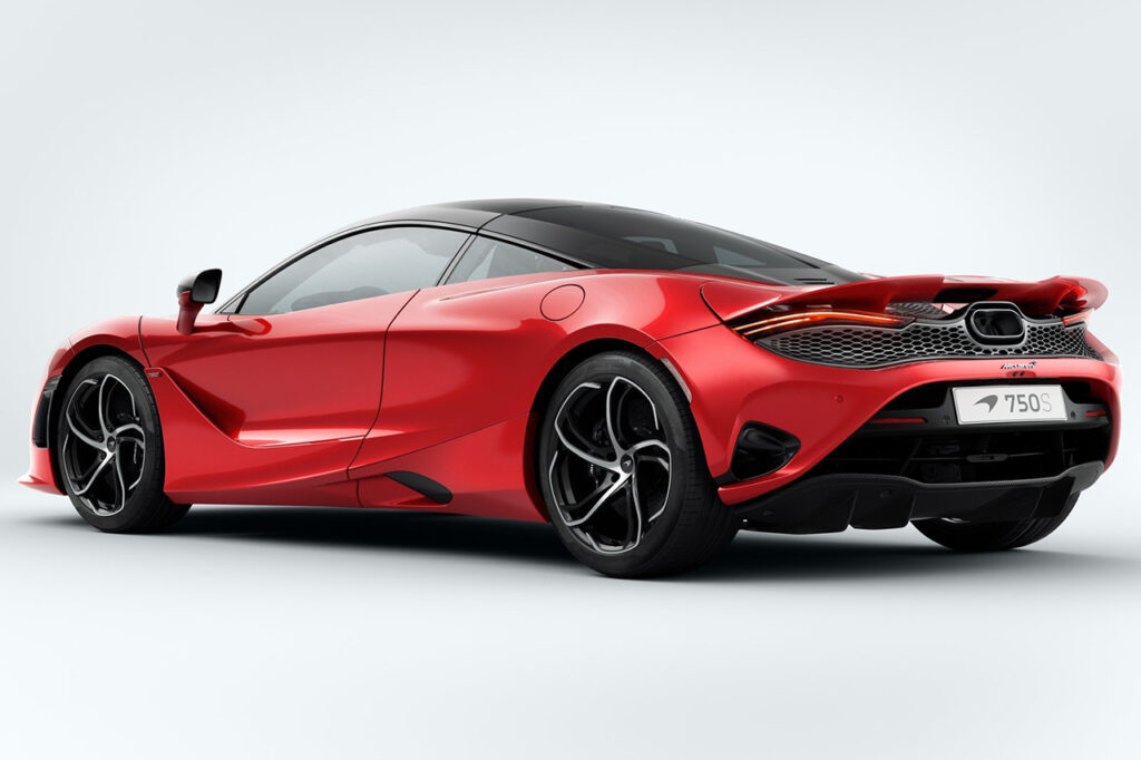2026 맥라렌 750S 후측면 모습